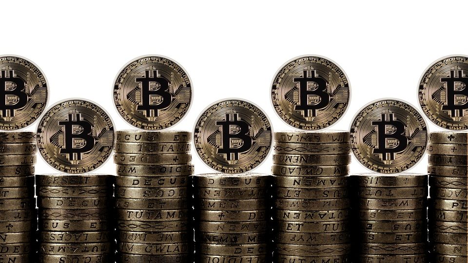 Bitcoin se recusa a cair e investidores se recusam a vender