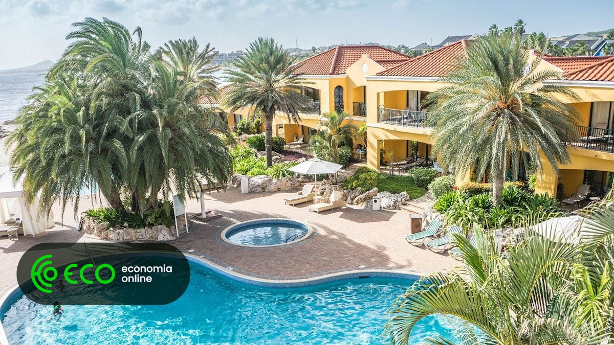 Featured image for article: Portugal's Property Tax Hike for Foreigners: Resort Industry Fights for Exemption in Key Investment Zones