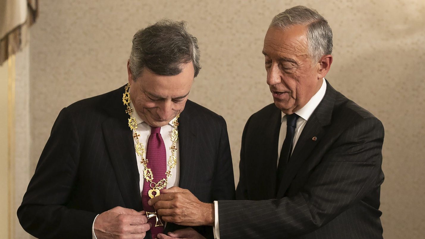 Mario Draghi, presidente do BCE é condecorado por Marcelo Rebelo de Sousa - 19JUN19