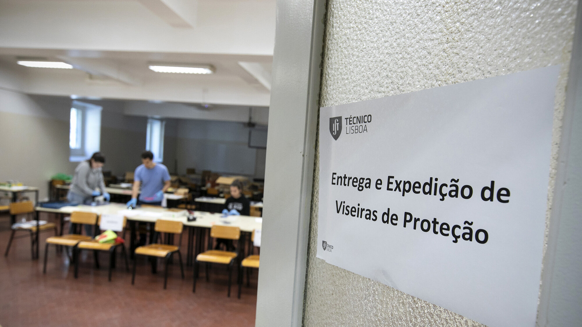 Instituto Superior Técnico imprime viseiras de proteção em 3D para doar aos hospitais durante a pandemia - 27MAR20