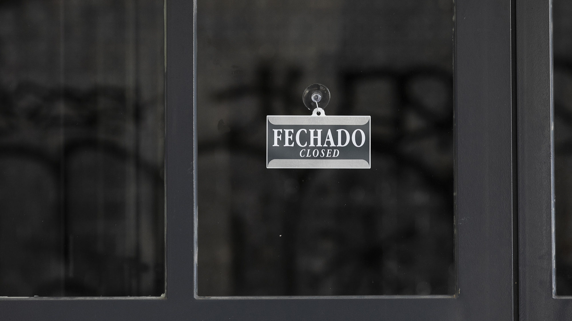 Estabelecimentos comerciais encerrados na baixa de Lisboa - 07ABR20