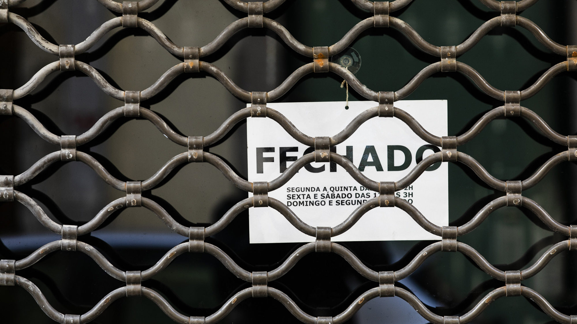 Estabelecimentos comerciais encerrados na baixa de Lisboa - 07ABR20