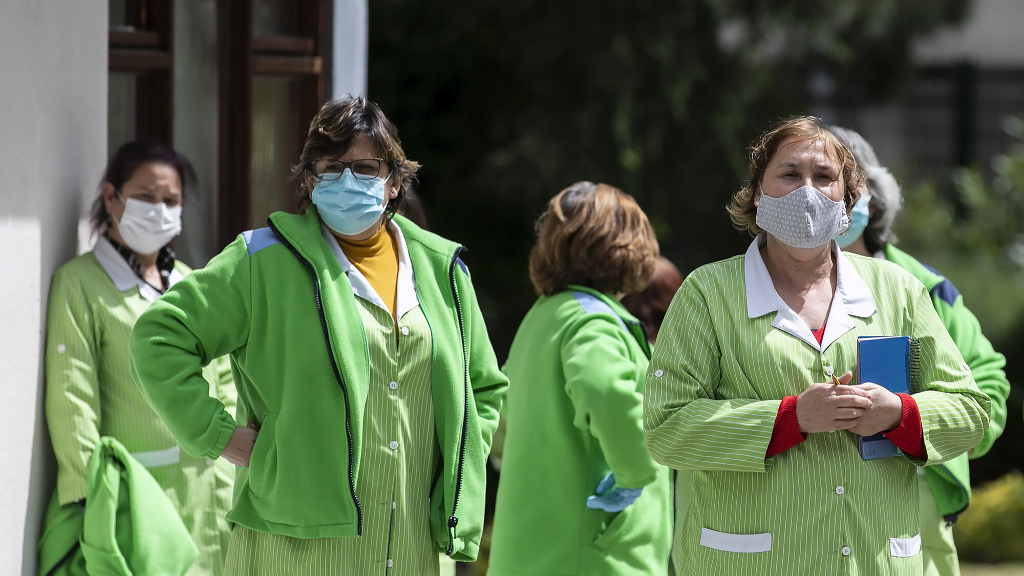 Forças Armadas realizam ação de desinfeção na Escola Secundária da Amadora - 29ABR20