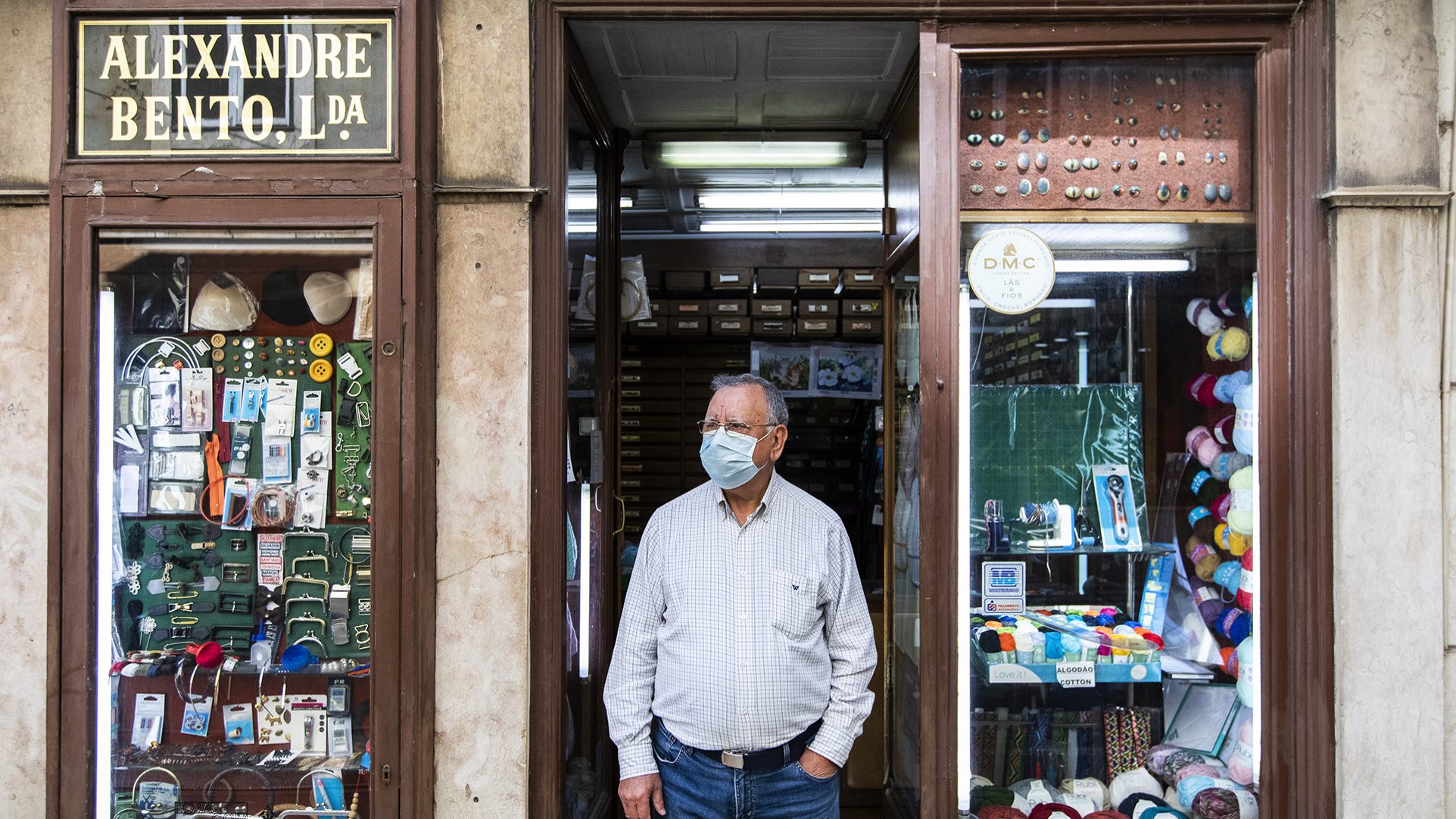 Comércio e esplanadas dos restaurantes reabrem após confinamento - 05ABR21