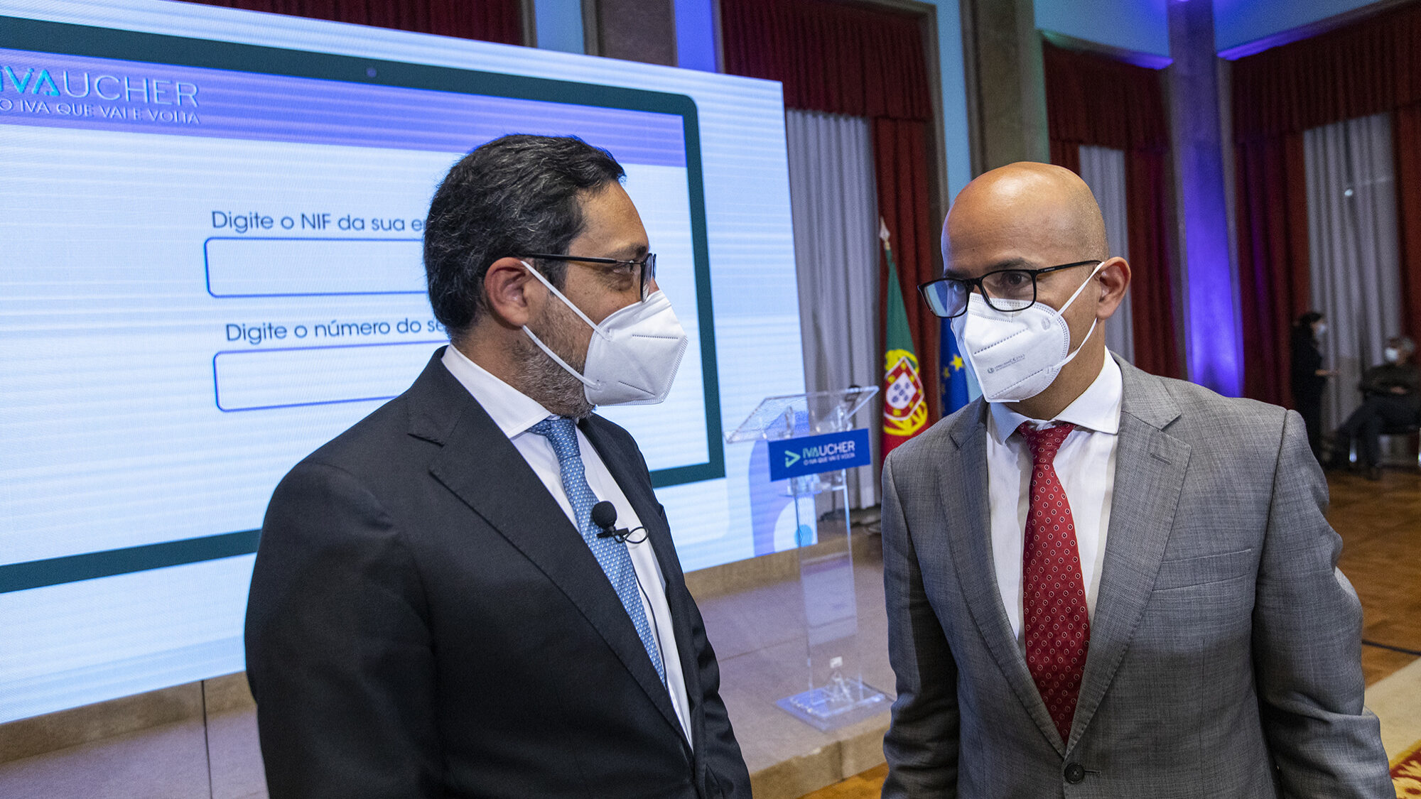 Cerimónia de assinatura dos compromissos de honra de participação no Programa IVAucher pelas entidades emitentes de cartões bancários e entrega do Selo IVAucher às entidades aderentes do IVAucher dos setores Alojamento, Cultura e Restauração - 21SET21