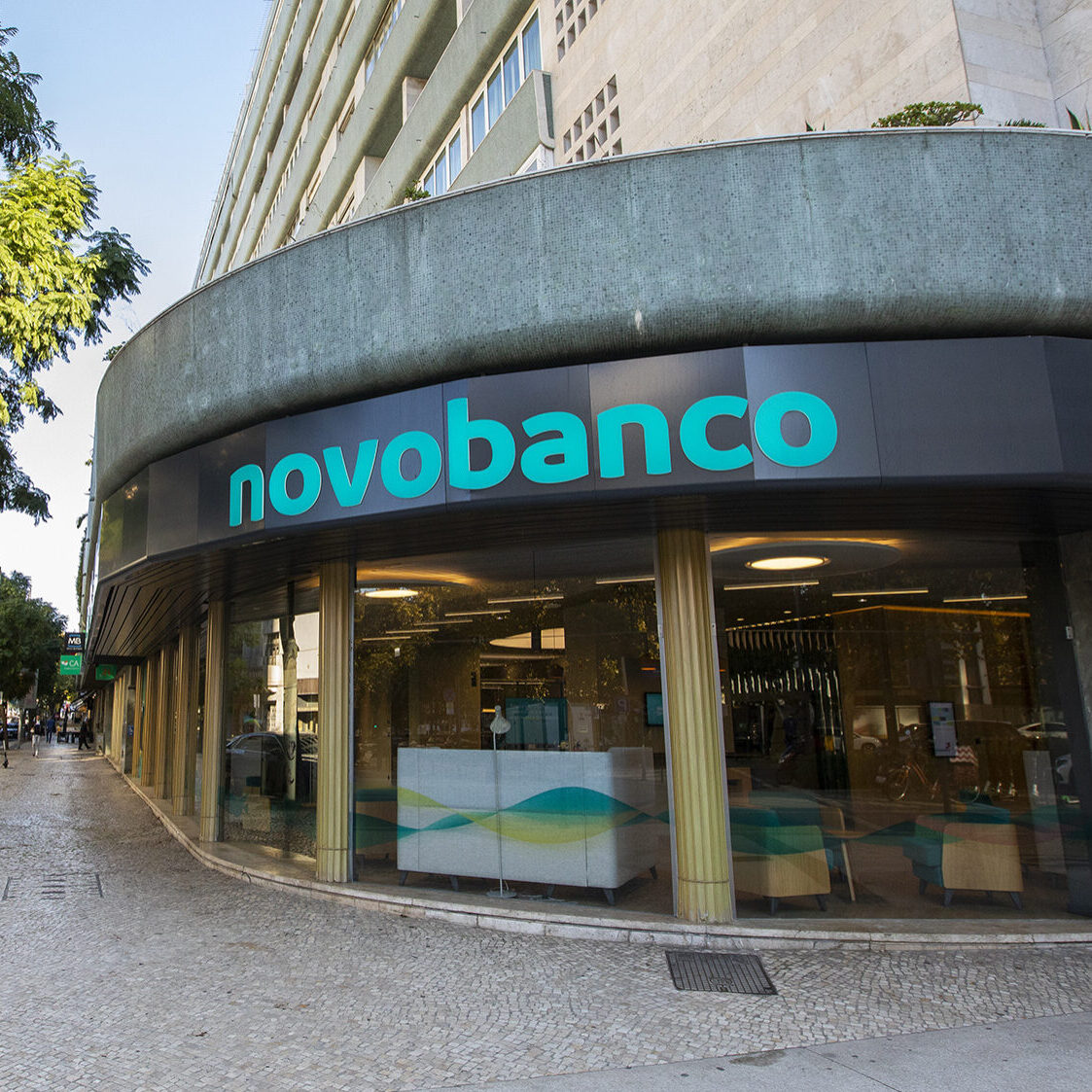 Balcão Novo Banco com nova imagem - 09NOV21