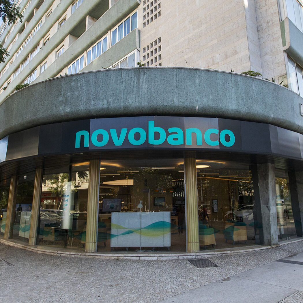 Balcão Novo Banco com nova imagem - 09NOV21