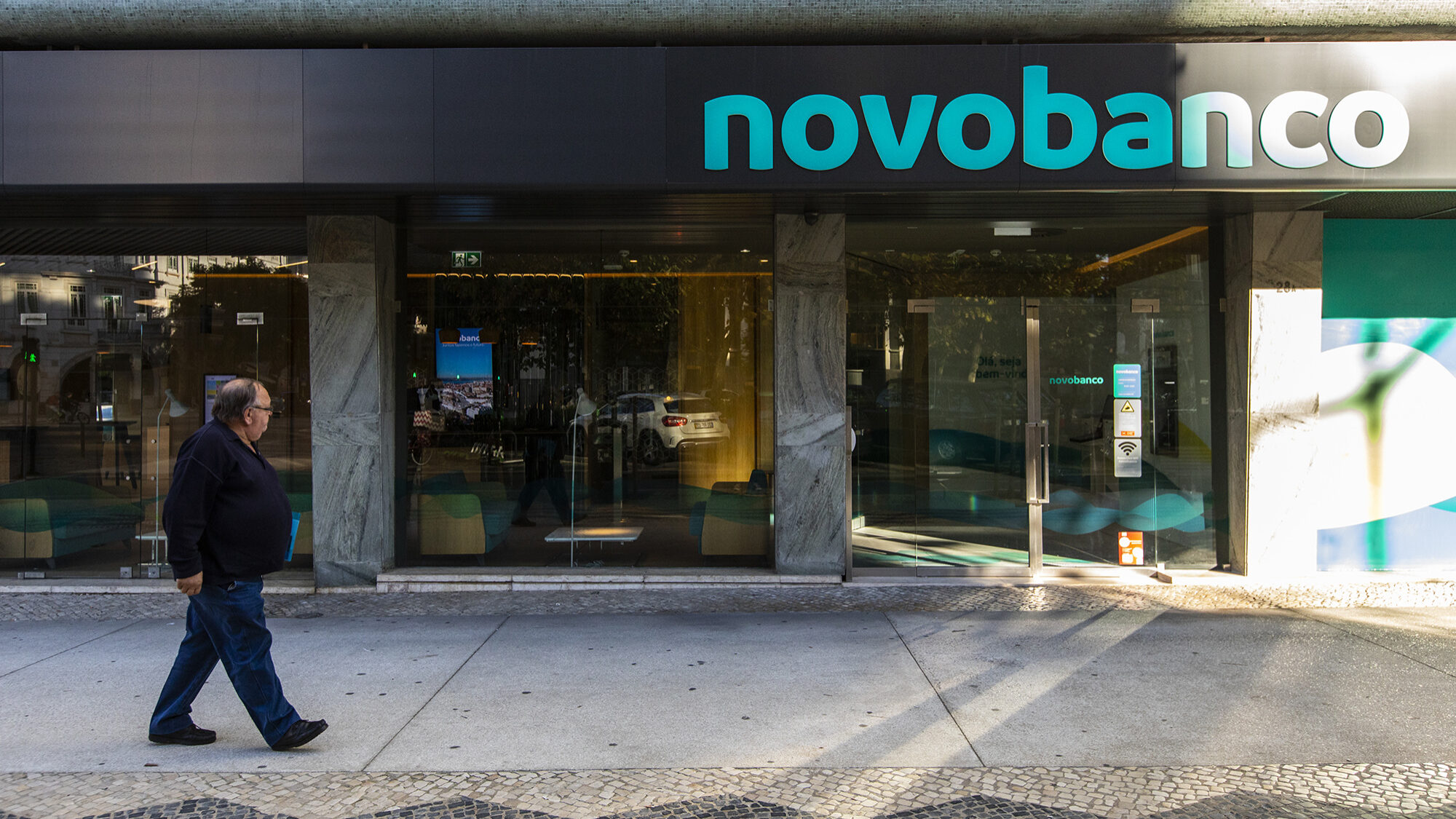 Balcão Novo Banco com nova imagem - 09NOV21