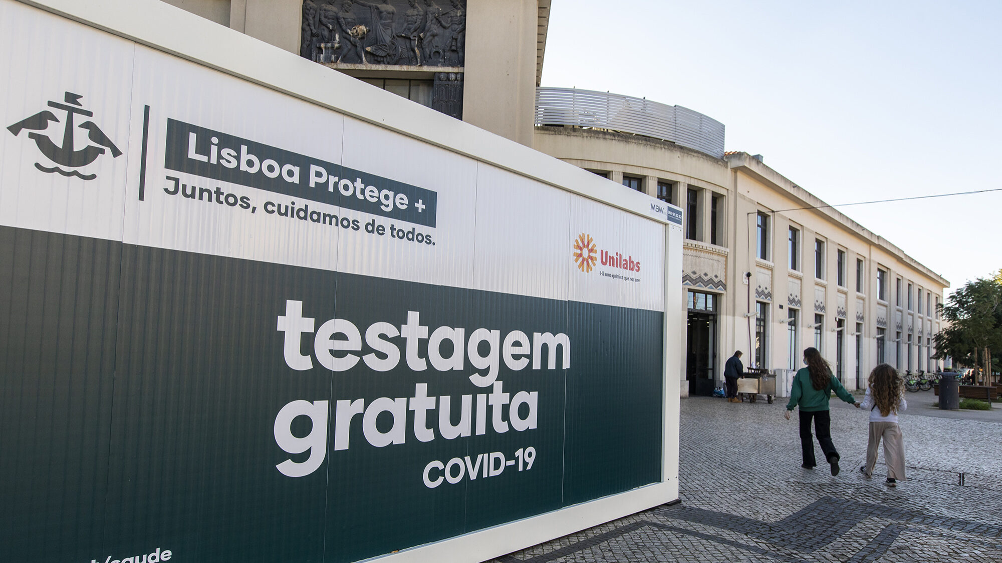 Unidade de testagem gratuita ao Covid-19 no Cais do Sodré - 07JAN22