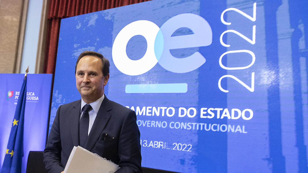 Entrega e apresentação do Orçamento do Estado 2022 - 13ABR22