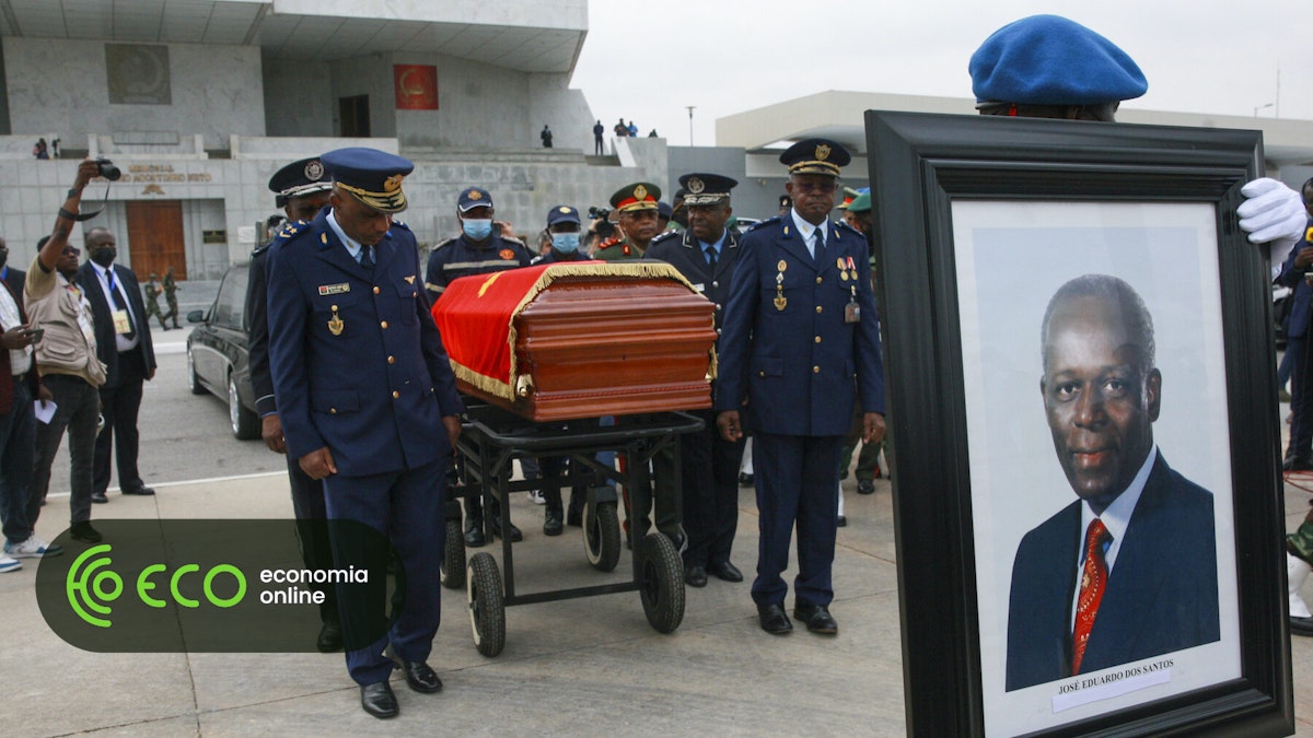 El funeral de Eduardo dos Santos se lleva a cabo hoy con Marcelo y João Gomes Cravinho – ECO