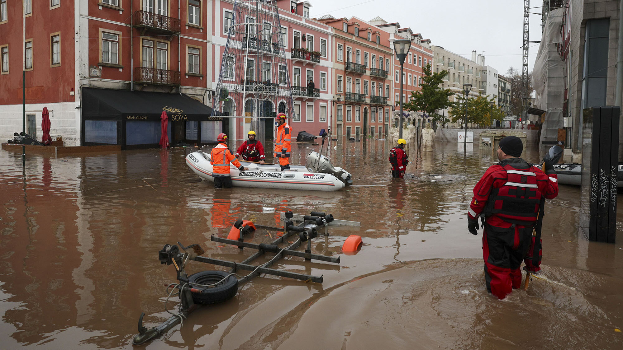 Cheias em Algés - 13DEZ22