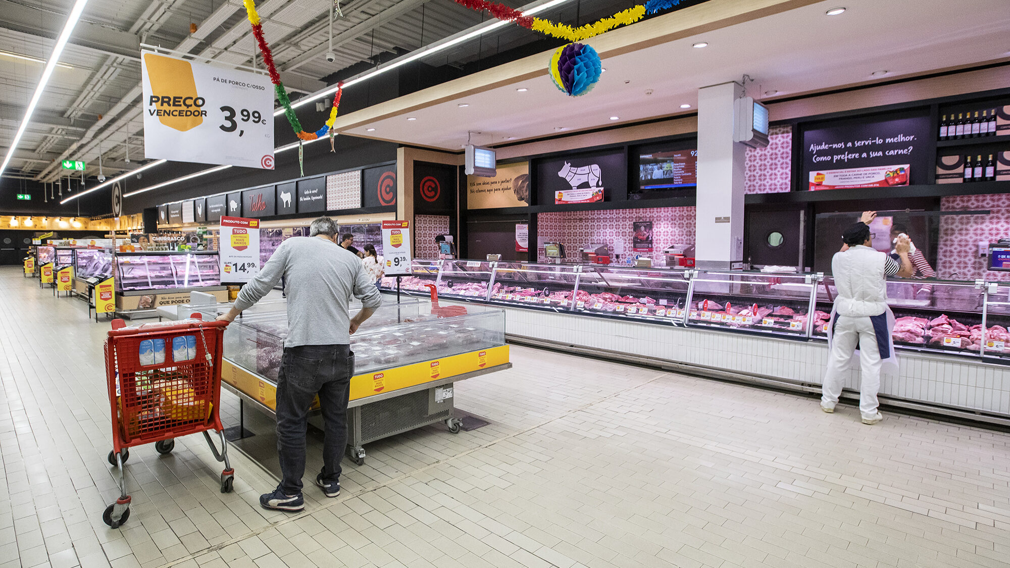 Cabaz alimentar volta a subir e custa 253,47 euros