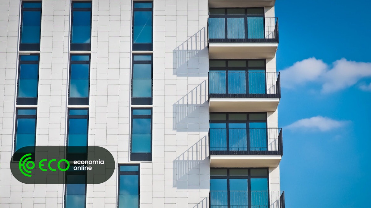 Featured image for article: House Prices Fall in Trendy Lisbon and Porto Neighborhoods, Data Reveals