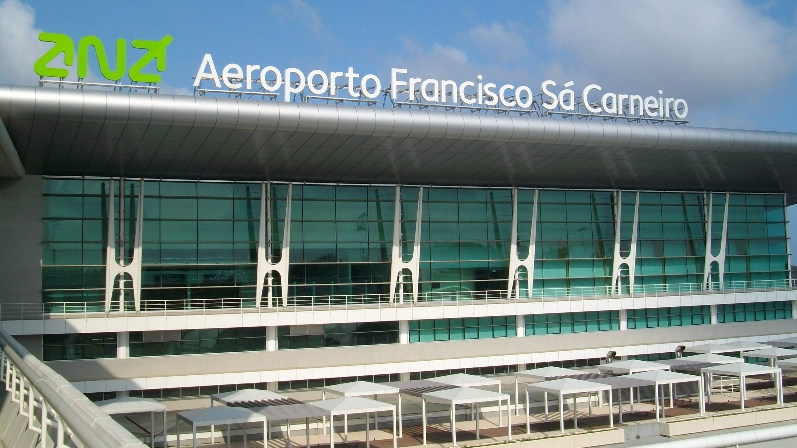 aeroporto_francisco_sa_carneiro