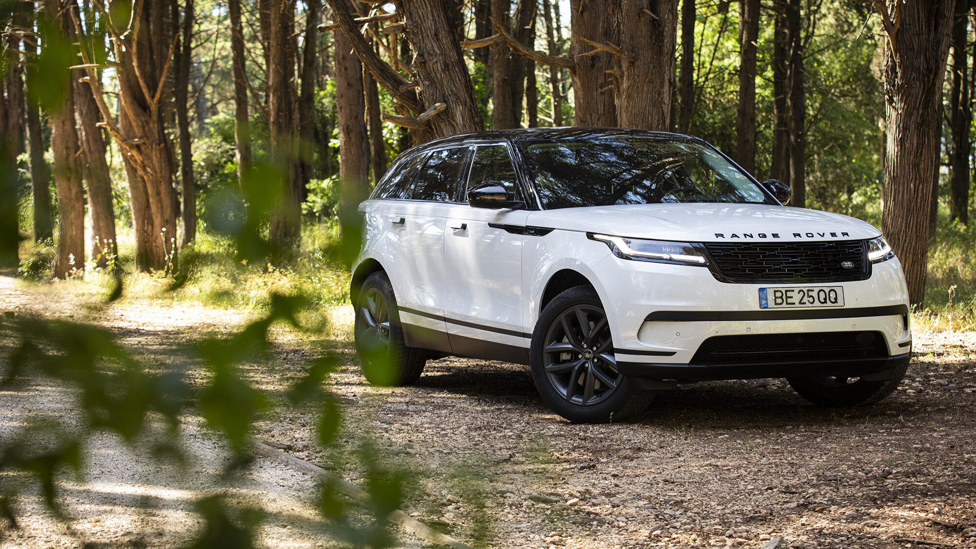 Range Rover Velar S P404e: Requinte britânico sobre rodas