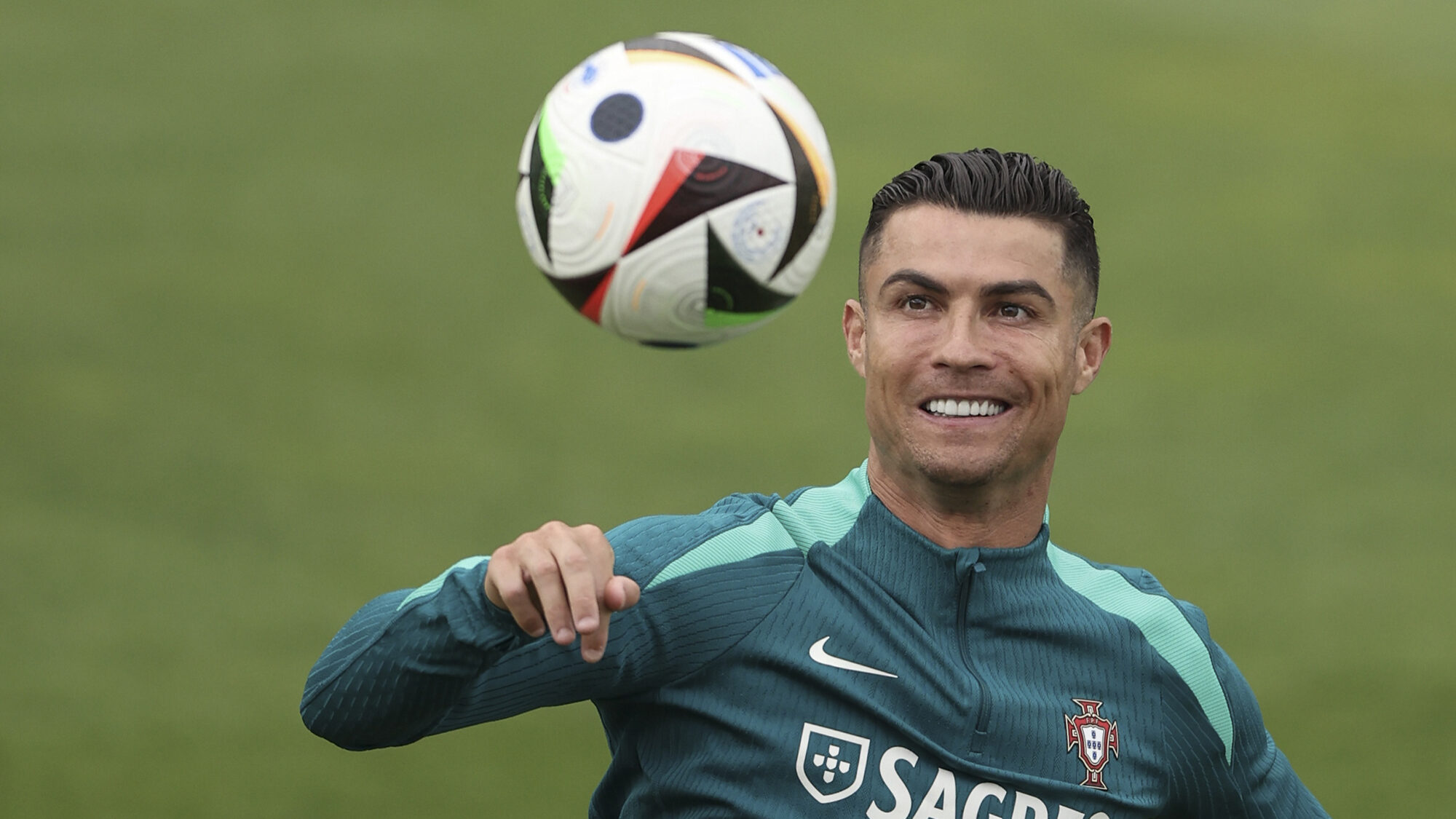 Cristiano Ronaldo Atinge Os Mil Milhões De Seguidores Nas Redes Sociais Eco 9175