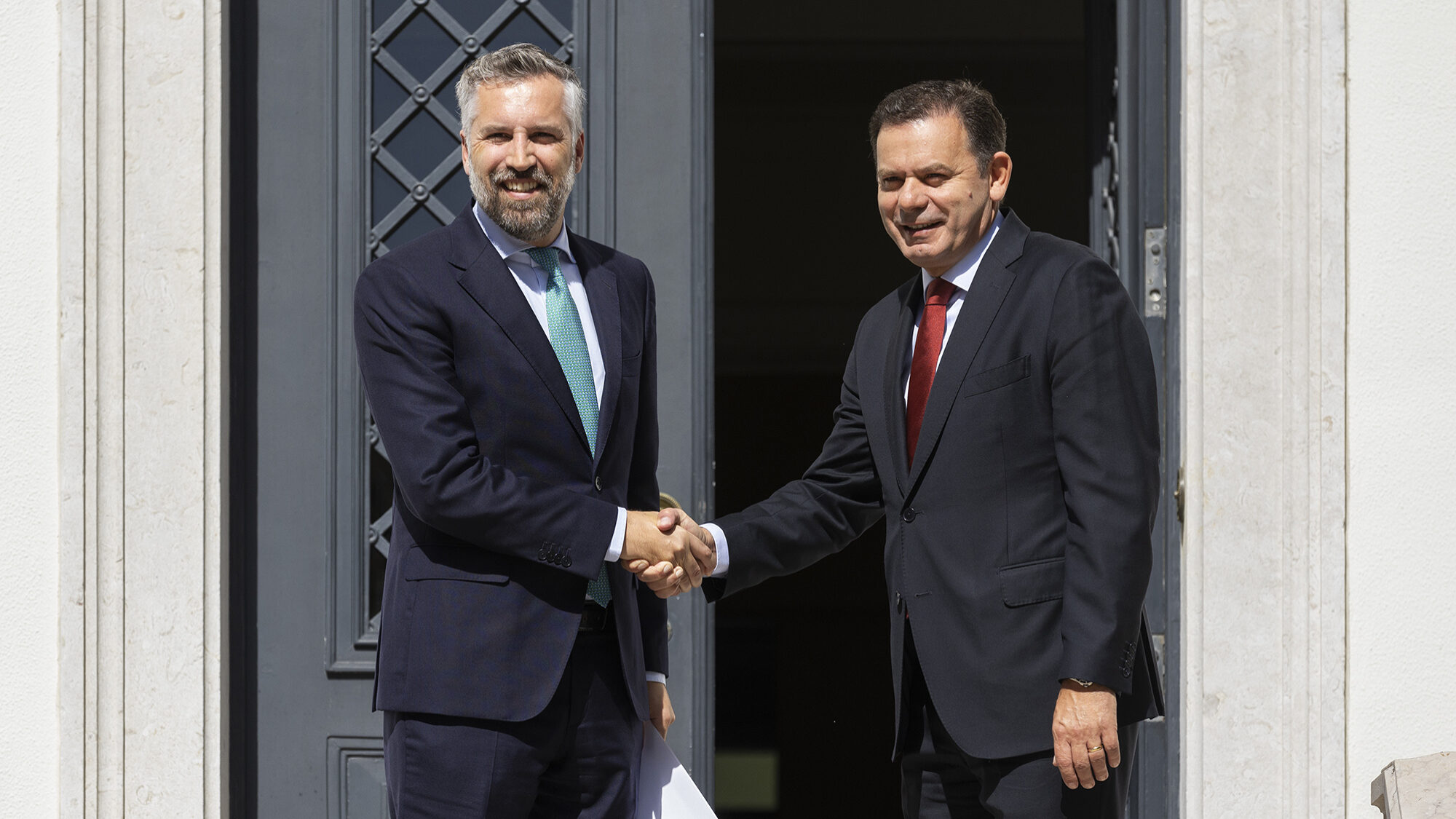 O Primeiro-Ministro Luís Montenegro recebe o secretário-geral do PS Pedro Nuno Santos num encontro tendo em vista o Orçamento do Estado para 2025 - 27SET24