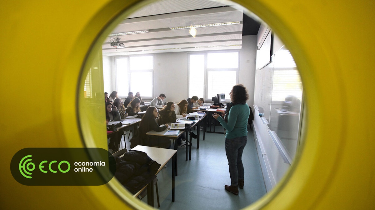 Governo mantém calendário do 3.º ciclo. Aulas arrancam entre 11 e 15 de setembro