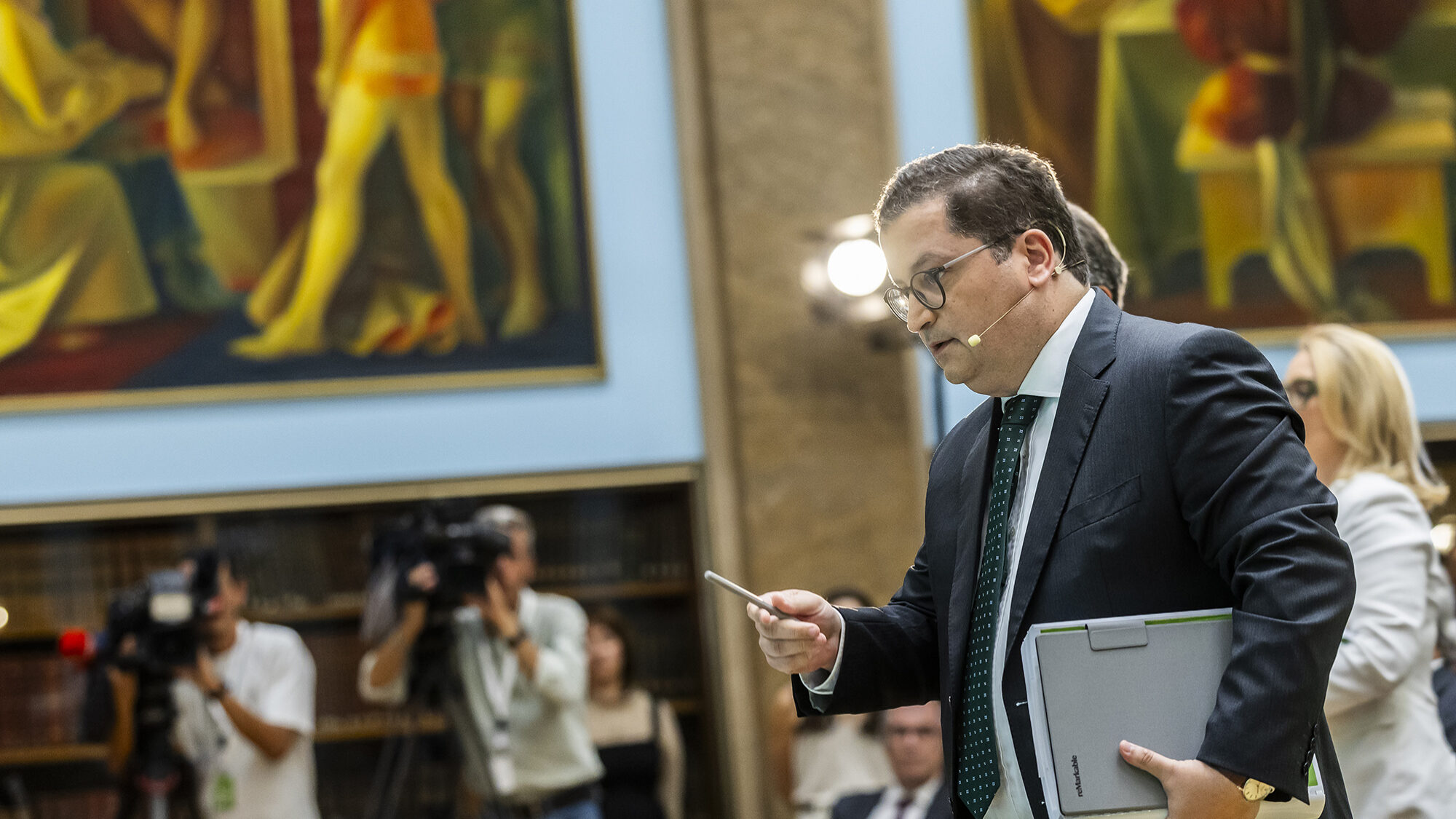 Entrega do documento do Orçamento do Estado para 2026 - 09OUT25