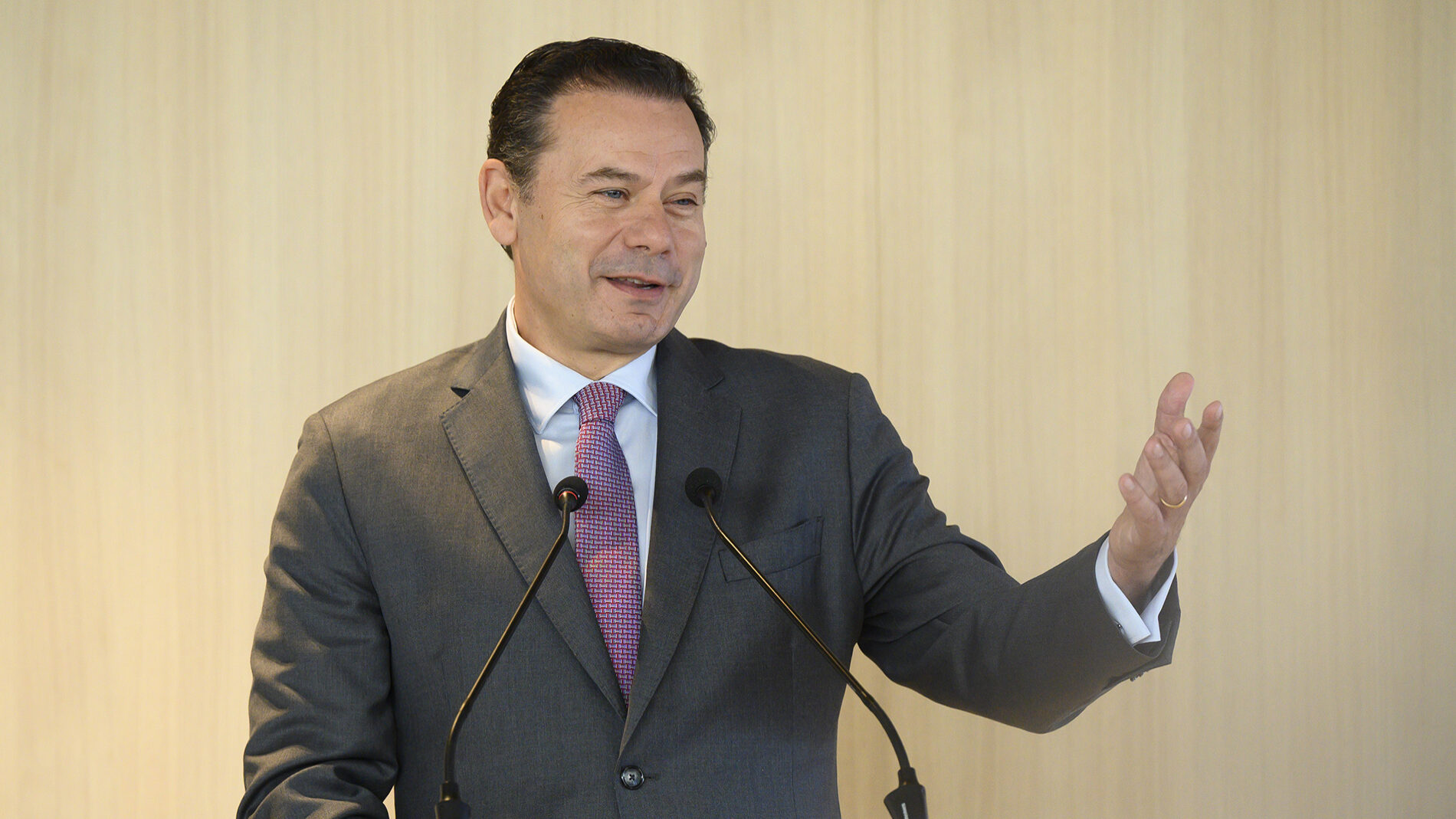 Montenegro agrees to 'align' labour package with union proposals that share the same 'principles'