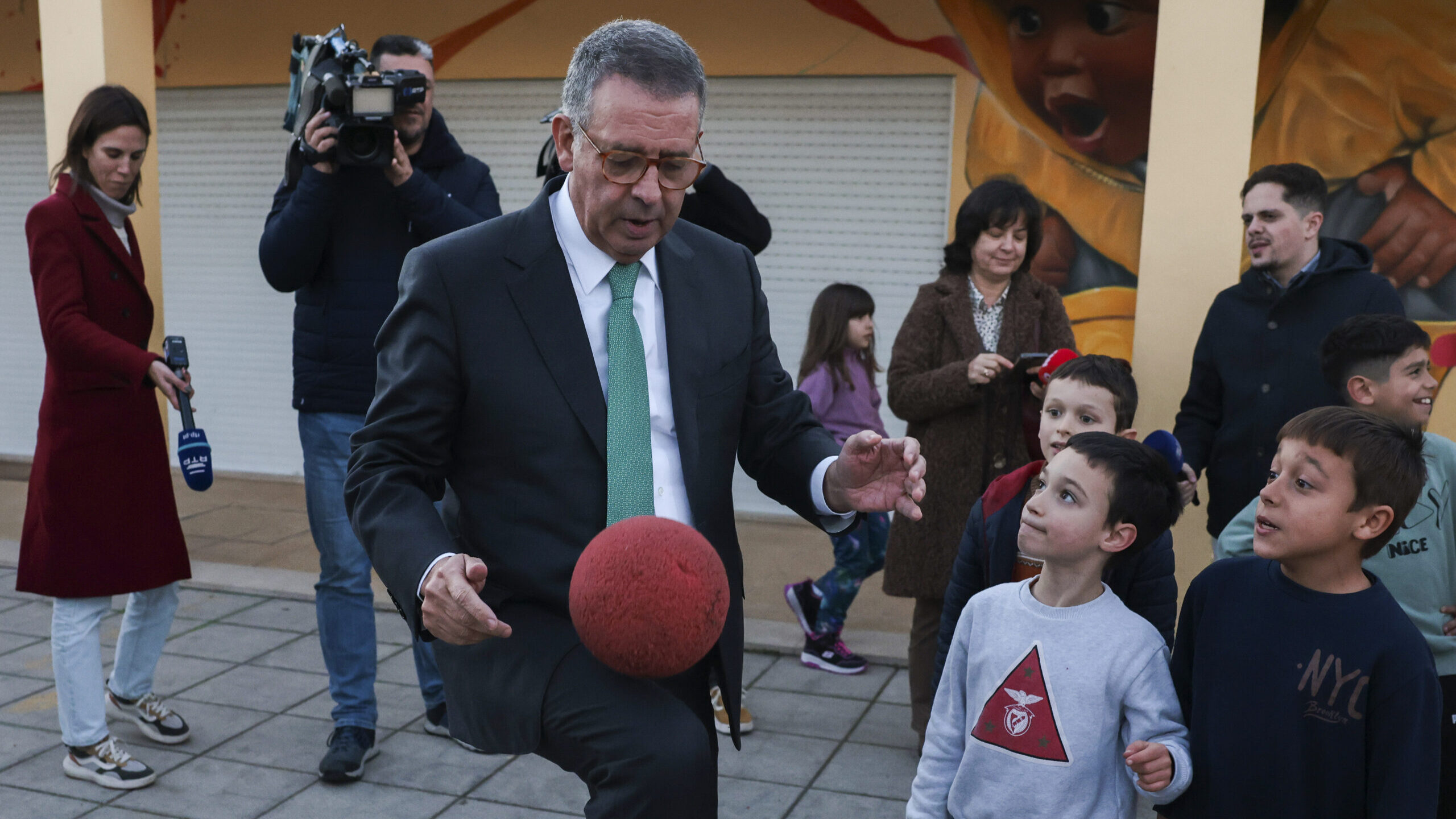 Seguro appeals to left-wing vote and says he is the only candidate who can reach the second round