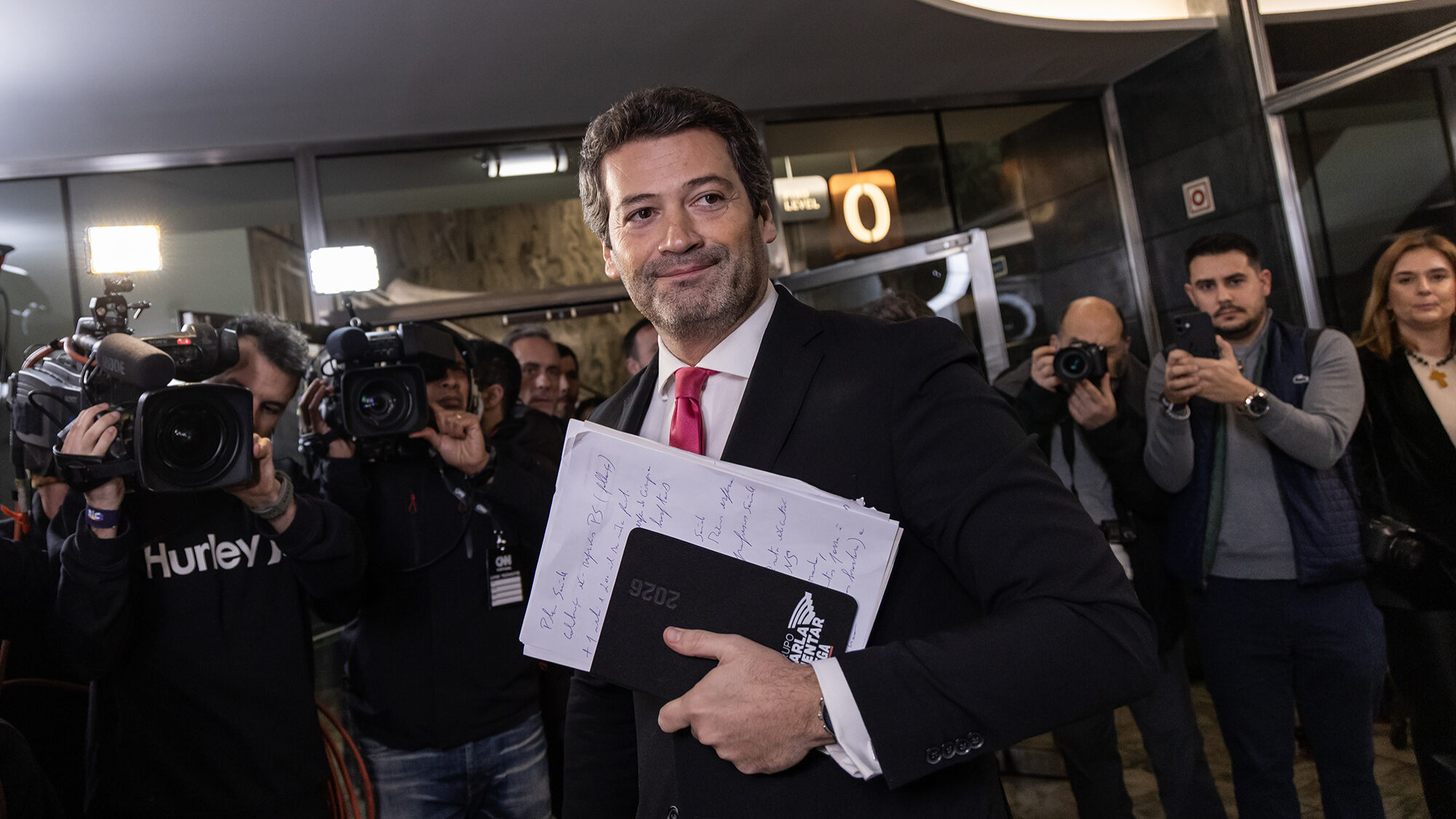 Debate para a segunda volta das eleições presidenciais 2026 entre António José Seguro e André Ventura - 27JAN26