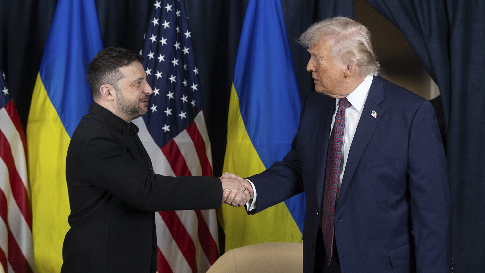 Trump promete licencia a Ucrania para producir misiles Patriot