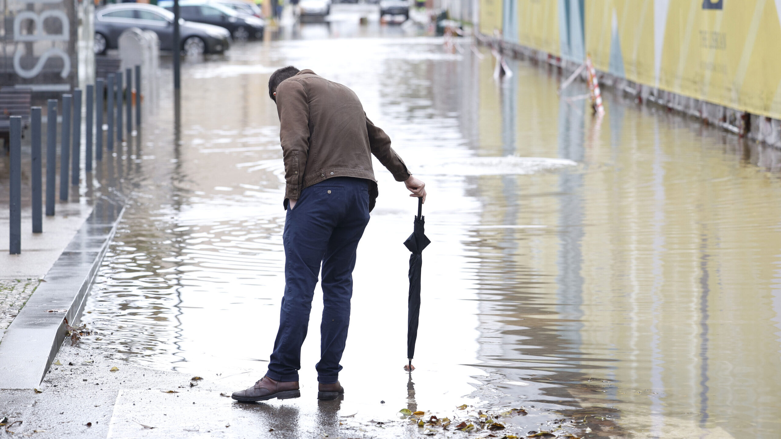 Lisbon Civil Protection warns of risk of flooding and rockfalls
