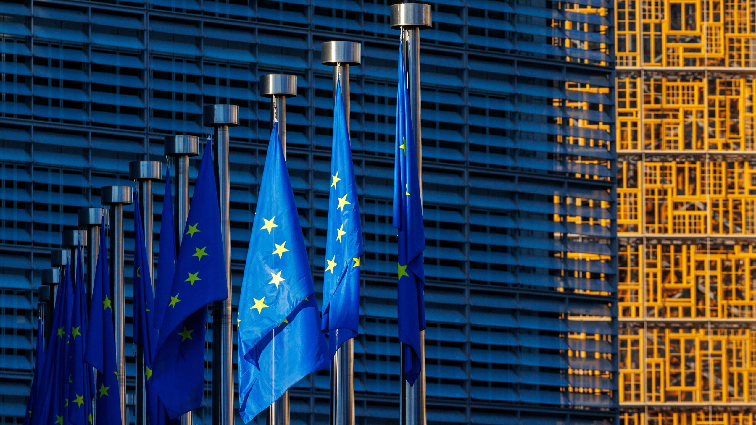 Bruxelas toma “nota positiva” do respeito dos EUA pelo teto de 15% nas tarifas