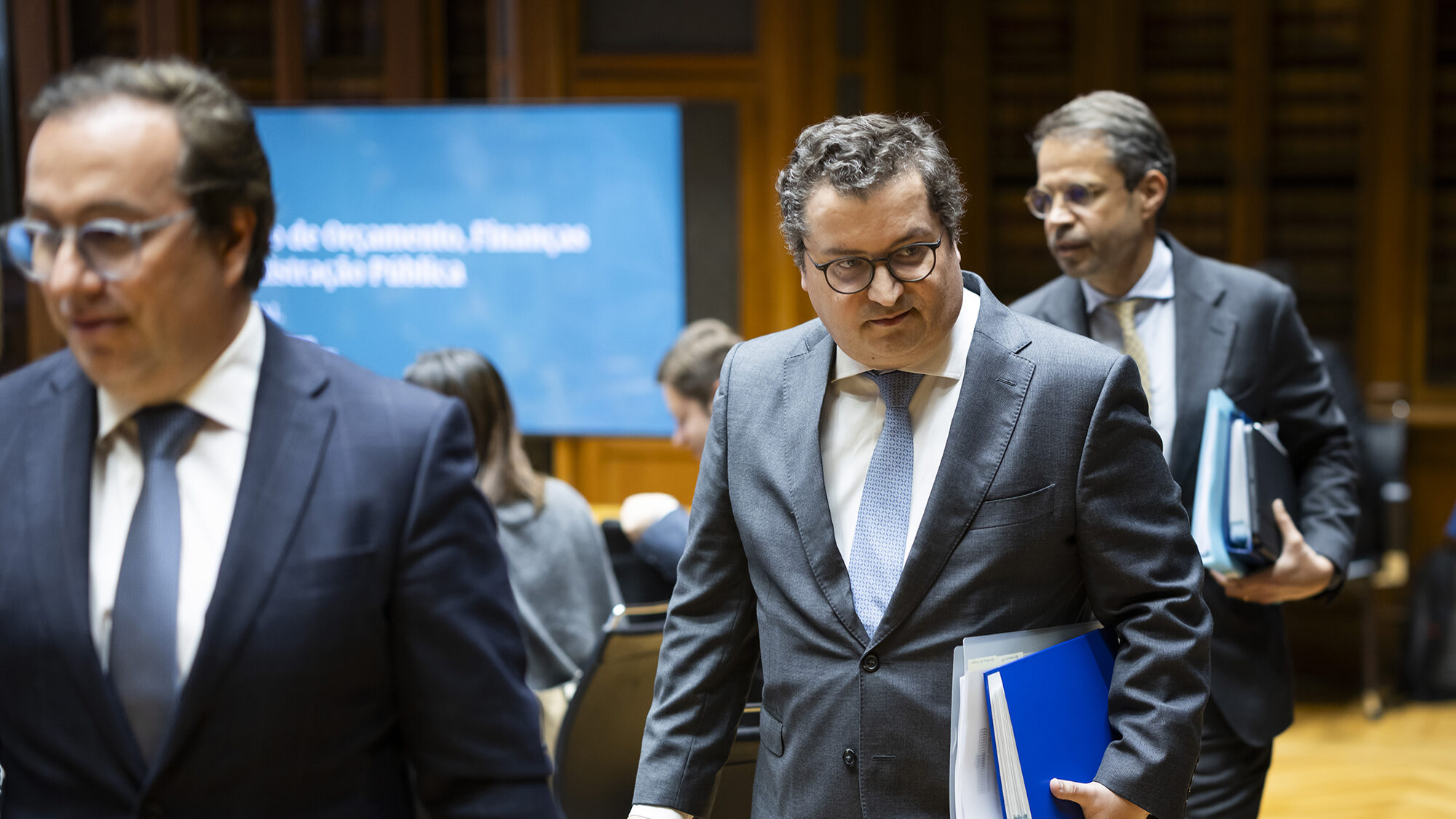 Governo prepara OE2027 desde fevereiro e mantém estratégia de excluir “cavaleiros orçamentais” para facilitar aprovação