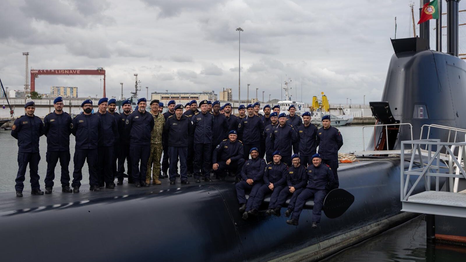 Marinha Portuguesa está a recrutar 30 oficiais para várias especialidades