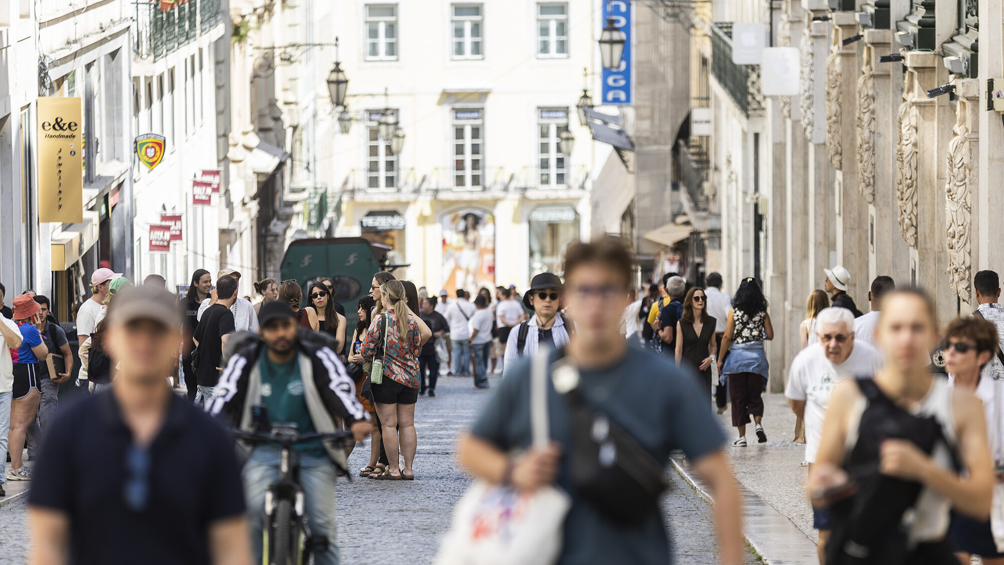 Turismo se desaceleró en 2025. Portugal recibió 29,9 millones de turistas