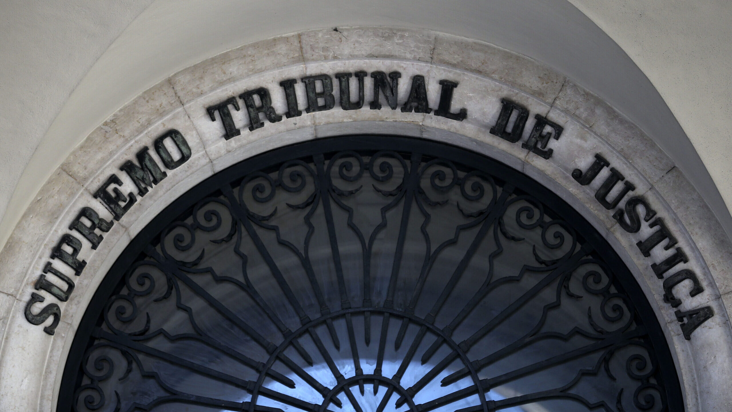 Estado condenado a pagar 50 mil euros a arguido absolvido no caso de Tancos