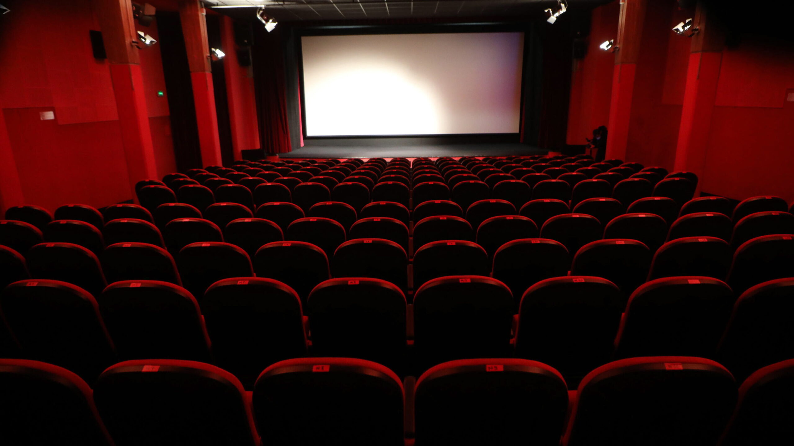 Cines aumentan ingresos 5,8% pese a pérdida de espectadores en primer semestre de 2026