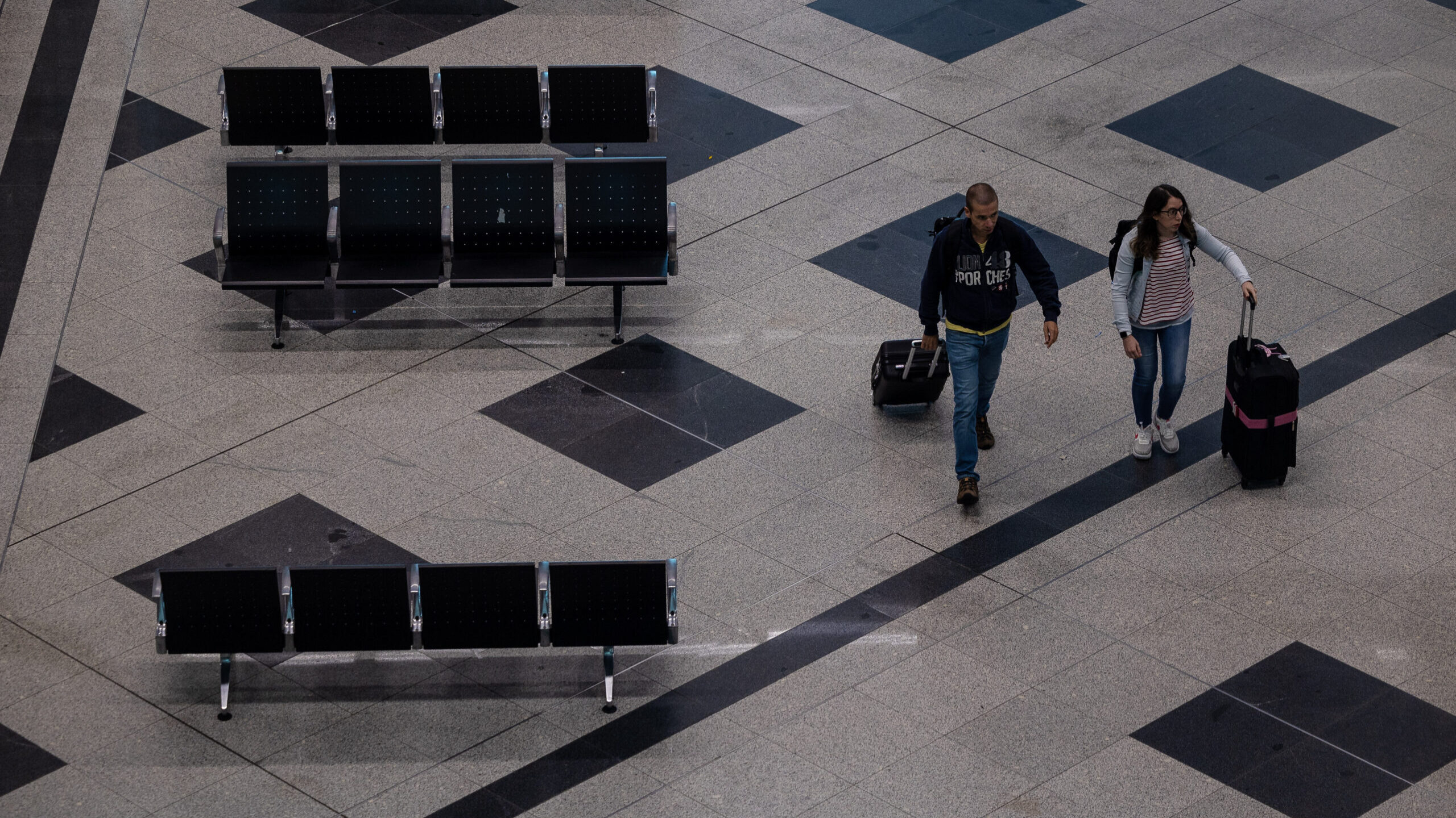 Aeroporto do Porto com espera no controlo “superior aos parâmetros” durante a manhã
