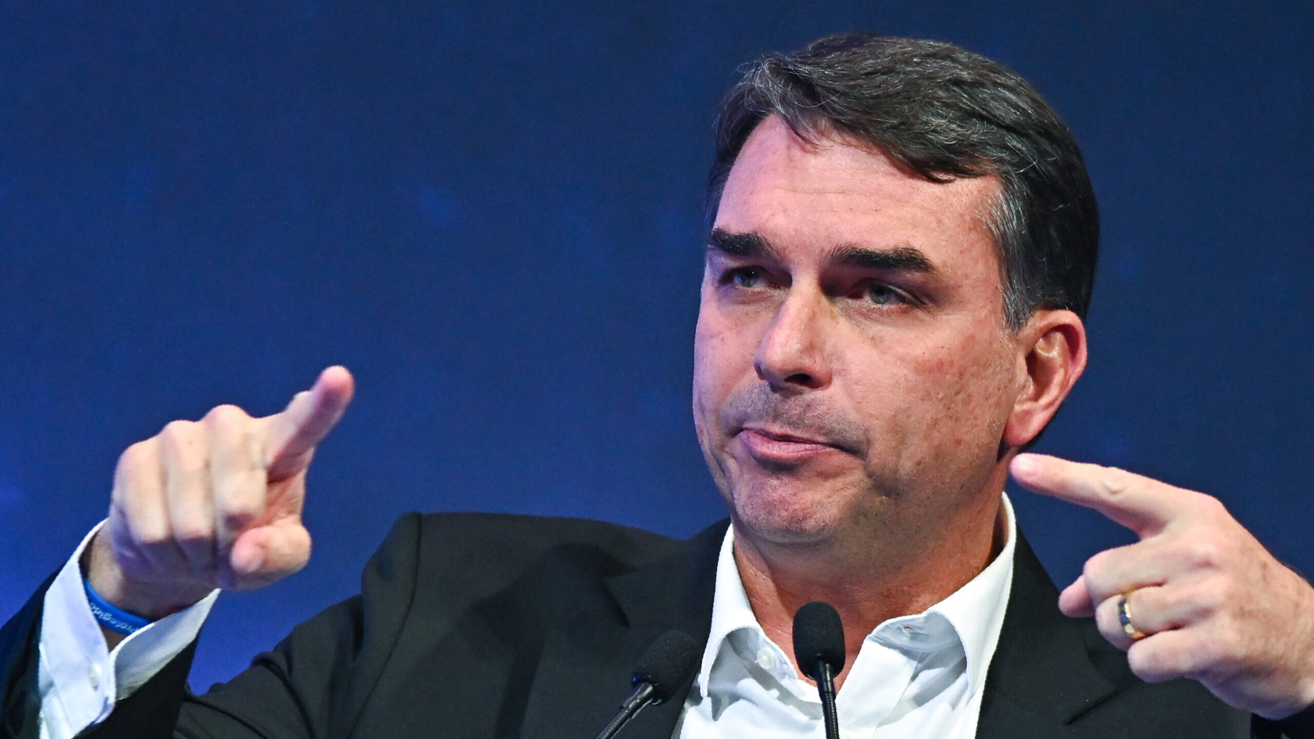 Flávio Bolsonaro oficializa candidatura a las elecciones presidenciales de Brasil