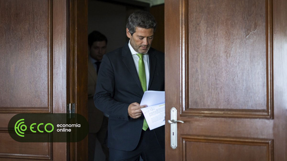 Ventura denuncia invasão ao gabinete do Chega no Parlamento