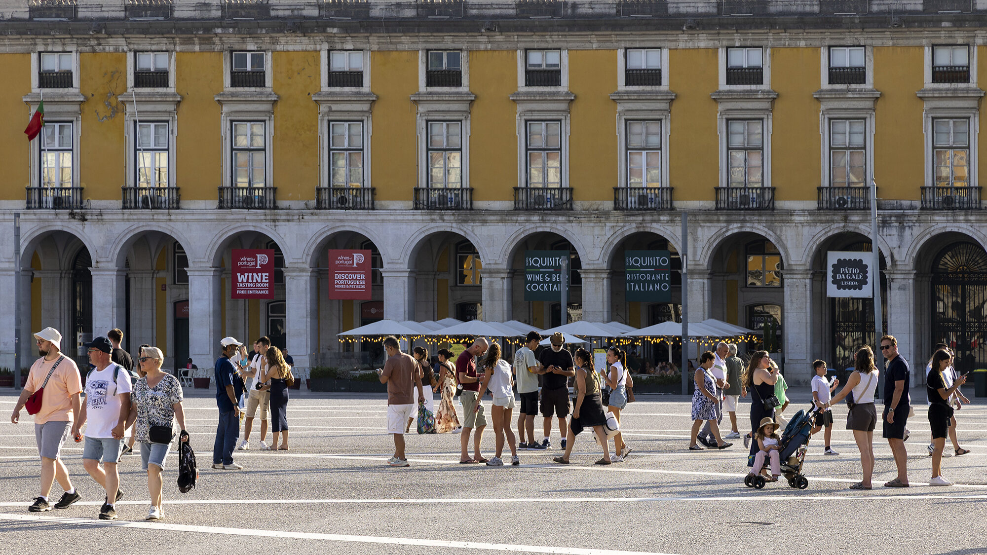 Residentes na Grande Lisboa dão nota negativa à segurança, limpeza e estacionamento
