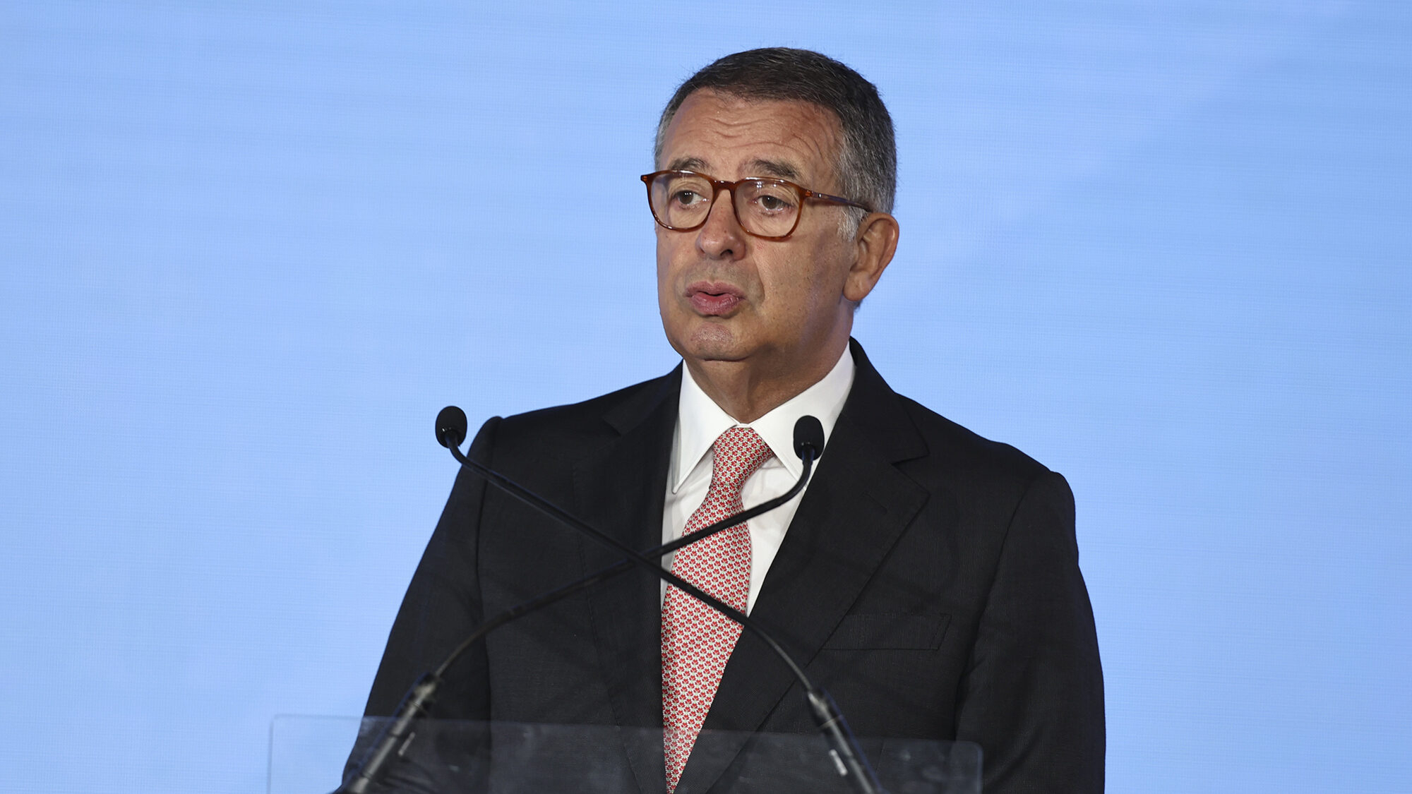 President promulgates new organizational law for INEM